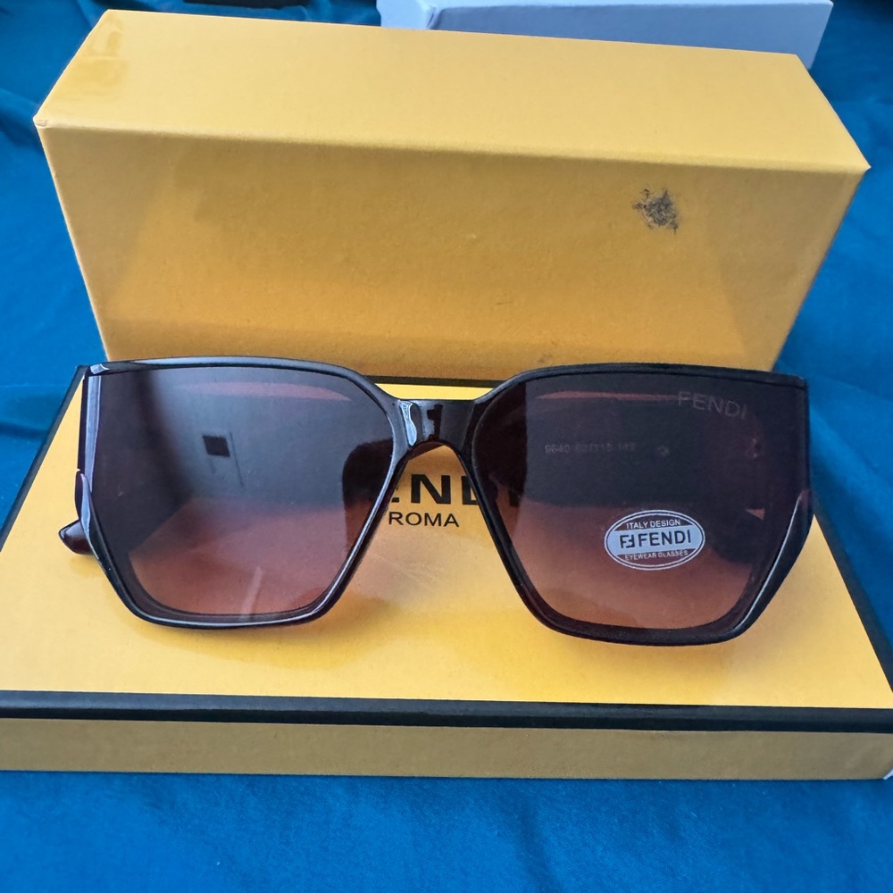 Fendi Black and Brown Oversized Sunglasses